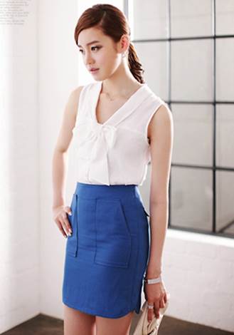 Nice combination with white sleeveless shirt for feminine girls.