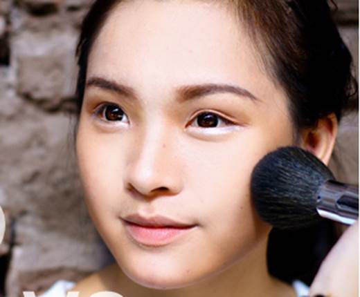 Description: The last note is when applying highlighter and shadow; you need to obscure the boundary between the two sides of the forehead and the chin with primer to highlight your radiant face without losing its natural look.