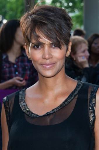 Description: C:\Users\Administrator\Desktop\Thursday's Posts\5 Celebs Who Love Having a Simple Short Haircut_files\image001.jpg