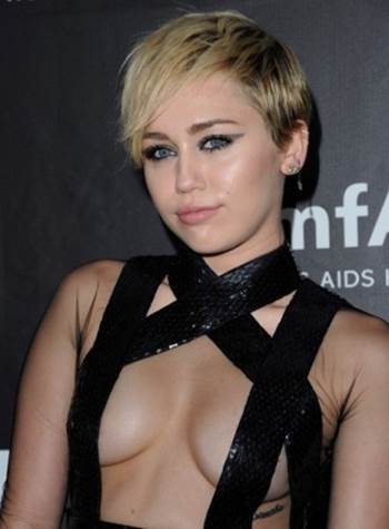 Description: C:\Users\Administrator\Desktop\Thursday's Posts\5 Celebs Who Love Having a Simple Short Haircut_files\image004.jpg