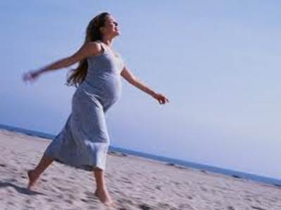 Walking will help pregnant women feel more comfortable.