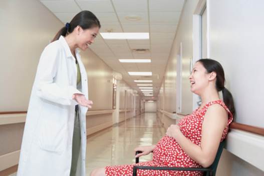 Pregnant women can feel baby’s movements on the 16th week as the earliest.