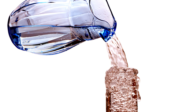 Description: Maintaining a proper amount of water is very important to reduce food cravings and desire for snacks.