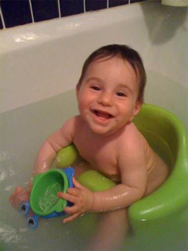 Description: Put the baby in the baking soda bath and let him soak in it for about 10 minutes/day.