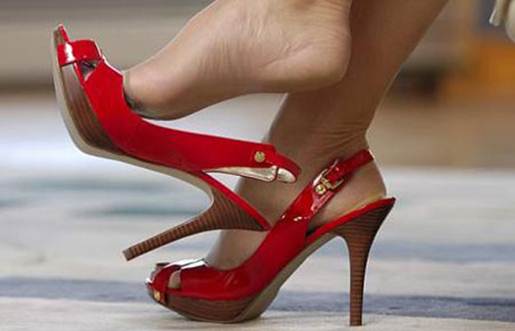Description: Wearing high heels all day can make your feet suffer a lot of pressure form weight of body, cause pain and make feet inflame.