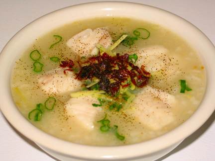Carp soup is easy to cook and nutritious for pregnant women.
