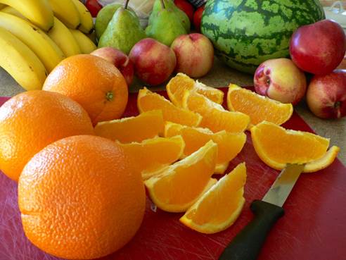 Eating fresh fruits are very good in winter, it’s able to keep your body warm, such as apple, Pomelo, orange.