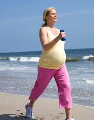 Description: Walking regularly before giving birth will be good for bearing.