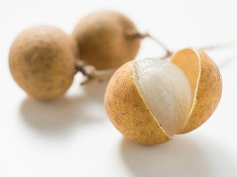 Longan causes hot flashes which is not good for pregnant women.