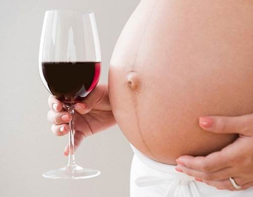 Pregnant women should stop drinking wine and substances containing alcohol and limit them in pregnancy.