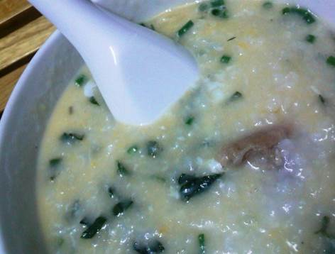 Eating especial egg soup that has a lot of onion and balm-mint will help pregnant women sweat and feel well.