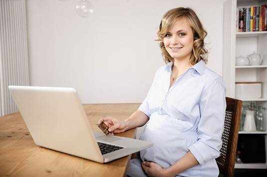 Pregnant women that work in offices can feel secure to use computer.