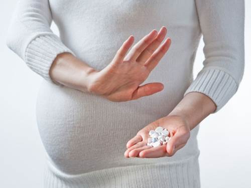 Some of the substances in the antidepressants can go through the placenta and cause bad effects on fetuses, such as cardiovascular malformations.