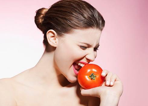 Losing weight with tomato is very good because they provide necessary nutrients and vitamins for the body.