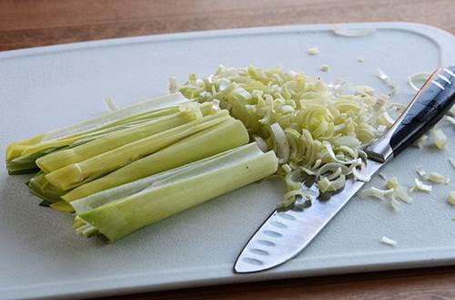 1 small leek, rinsed and sliced