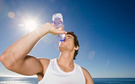Description: Drinking water helps fill you up when a sugar craving strikes