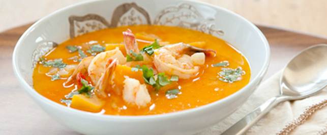 Fragrant coconut soup with seafood
