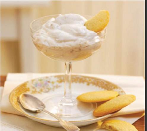 Description: Gooseberry fool with almond thins