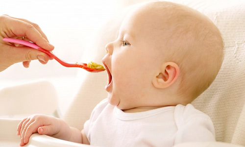 Description: Pay attention to your baby’s manifestations to decide weaning