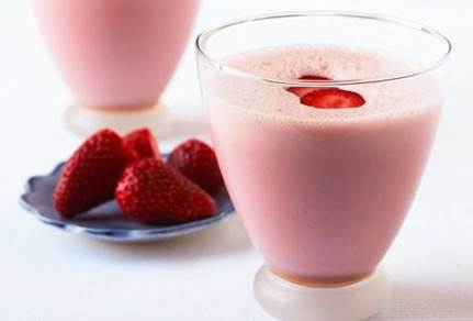 Description: Berry yogurt smoothie