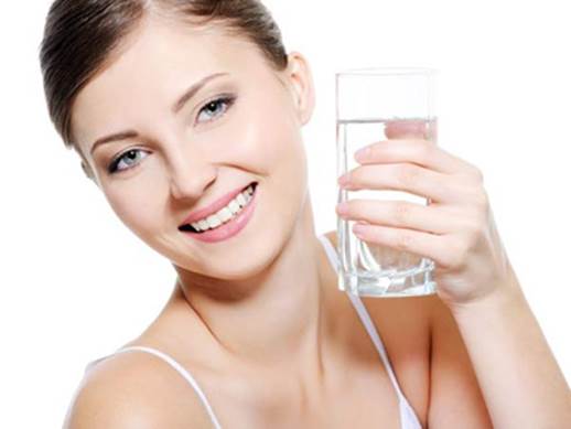 Experts advise you to drink a glass of warm water in the morning when you wake up.