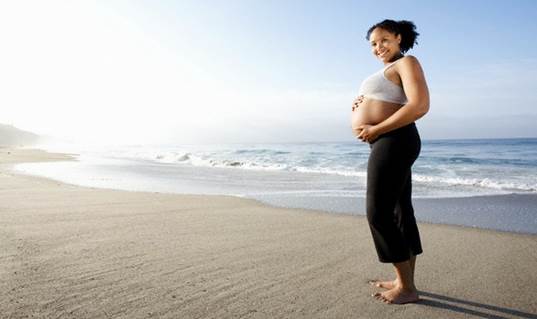 Pregnant women should sunbath for too long.