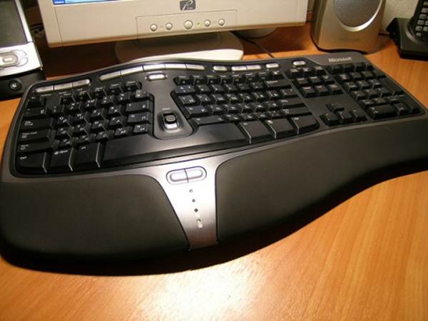 Description: Microsoft's long-standing ergonomic keyboard