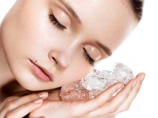 The cold ice will rejuvenate the skin, remove crinkles and bring the skin natural pink.