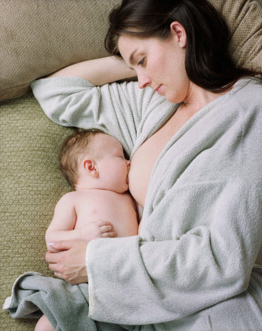 Description: Breastfeeding is the first lesson of babies’ touch.