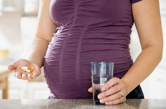 Paraceramol can cause serious effects on fetal developments in the first 3 months of pregnancy.