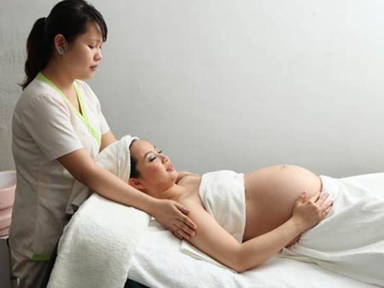 Massaging in pregnancy will help pregnant women relax and reduce most stress in pregnancy.