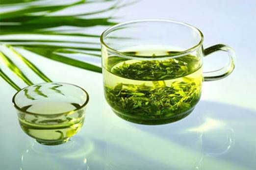 Green tea contains the extremely high content of antioxidants and vitamin C.