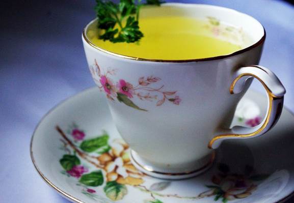 Brew a cup of parsley tea by steeping a handful of leaves in some hot water for around 1-2 minutes. 