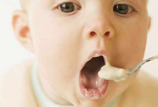 The worries of parents about their children don’t eat enough can lead them to inappropriate feeding methods.