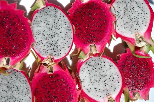 Dragon fruits have the necessary antioxidants that help protect cells from the attacks of free radicals, prevent aging and even cancer.