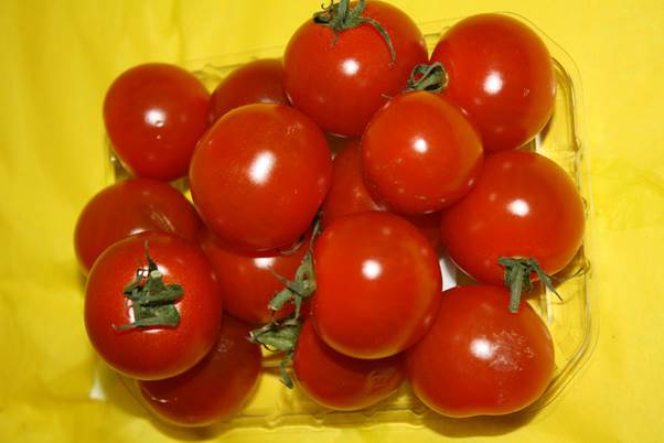 Description: 1 punnet cherry tomatoes, halved 