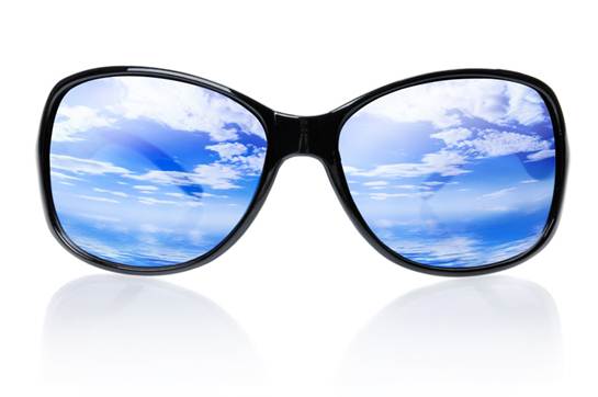 Description: Wear sunglasses can protect your eyes from cataracts and retinal degeneration.
