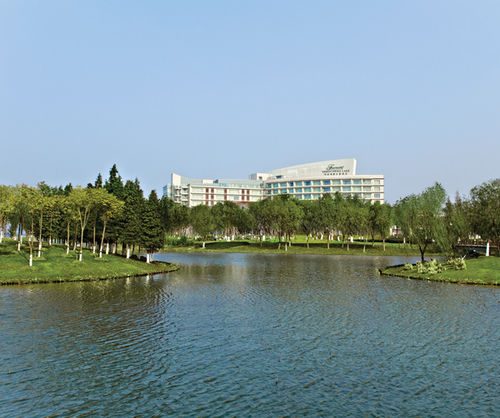 Fairmont Yangcheng Lake hotel 