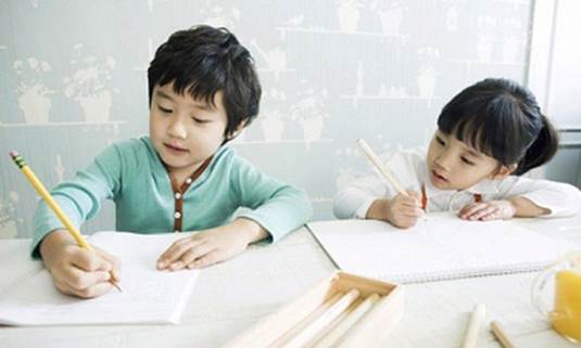 Mothers hope that each studying time is fun time for children. 