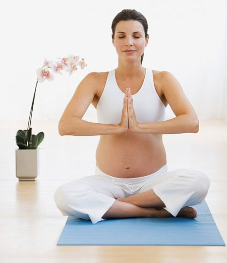 Exercising during pregnancy helps pregnant women have strength to pass this period.