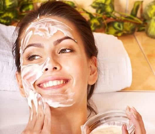 Description: Egg whites have long been a popular ingredient in skin-tightening masks