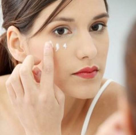 Description: Apply sunscreen daily under the eyes