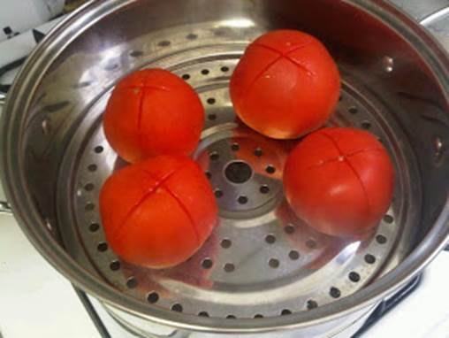 Description: Leave the tomatoes in hot water in about 10 minutes