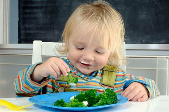 Description: After the stage of weaning, children start eating more foods, complete their abilities in motion and better their abilities in using languages.