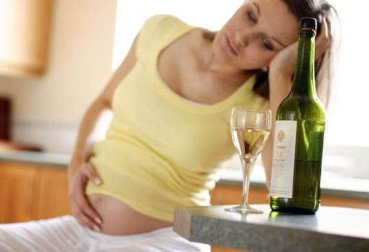Description: You are not allowed to use the alcoholic drinks or fizzy beverages during pregnancy.